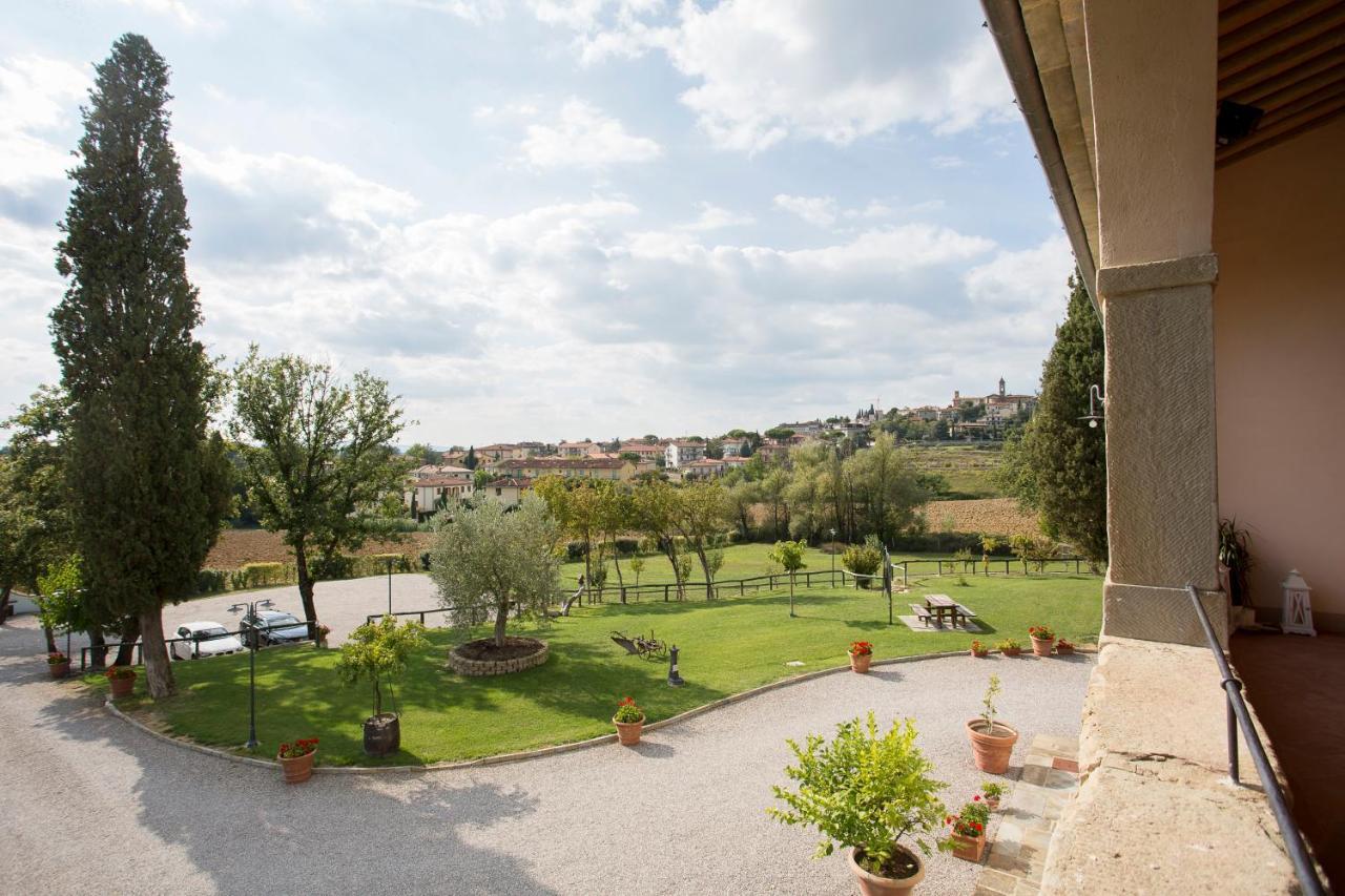 Podere San Pietro Resort กาสติลิออน ฟิบอคคี ภายนอก รูปภาพ